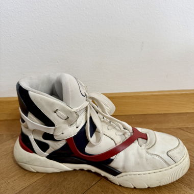 Scarpe sportive alte bianche