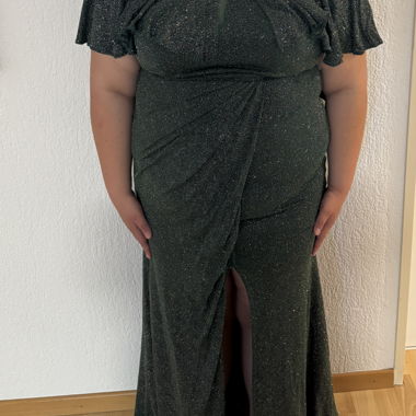 Abito da sera elegante con brillantezza verde scuro