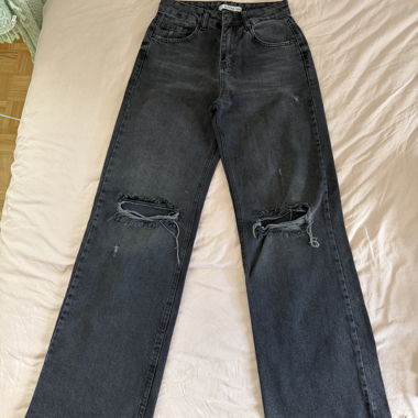 Jeans noirs Addax avec déchirures au genou, taille 36