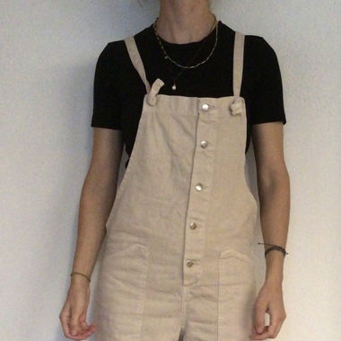 Latzhose beige