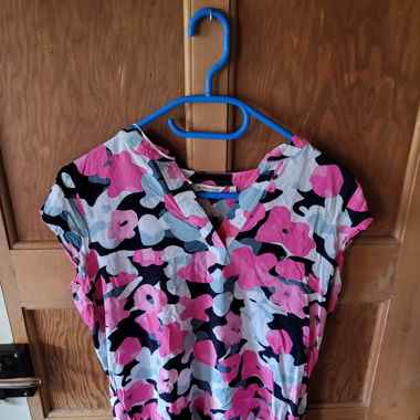 Farbiges Oberteil/T-Shirt
