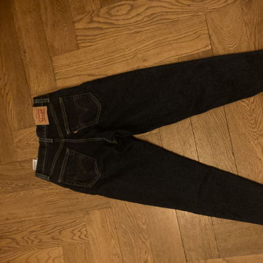 Levis jeans
