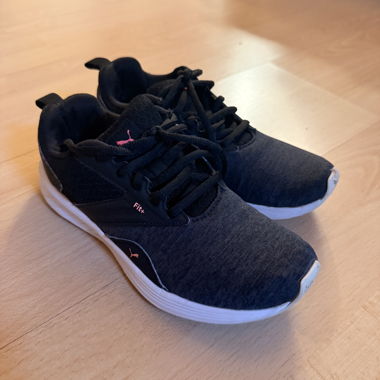 Puma kids black running sneakers
