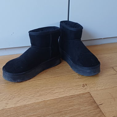 Black Winter Boots