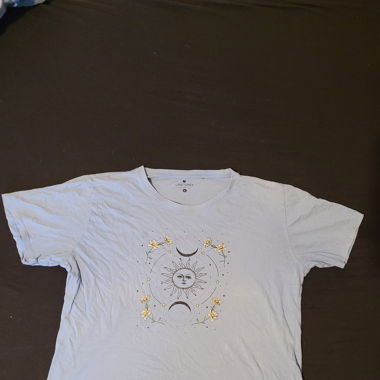 Blaues T-Shirt 