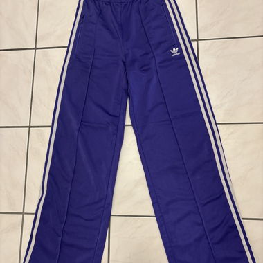 Pantaloni da tuta Adidas viola