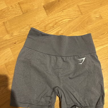 short gymshark gris 