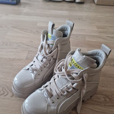 Buffalo boots Vegan shiny beige T37
