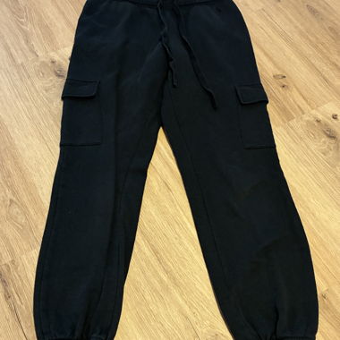 Pantaloni jogger cargo neri „Calliope“