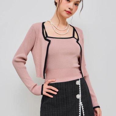 Set Rosa con maglione in maglia e top abbinato