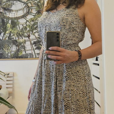 langes Kleid mit schönem Rückenausschnitt