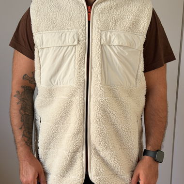 Gilet in pile con tasche