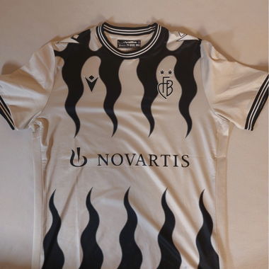 Maillot FC Bâle avec motif de flammes Prix VB