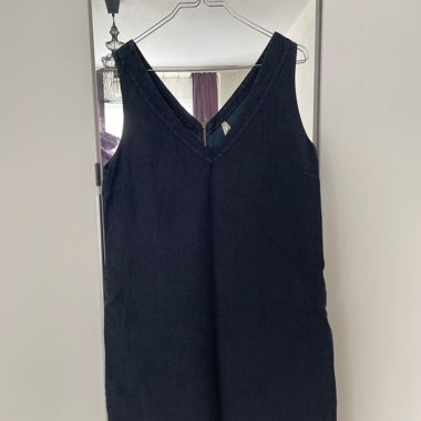Duo aus kleinem Kleid, weiss und blau