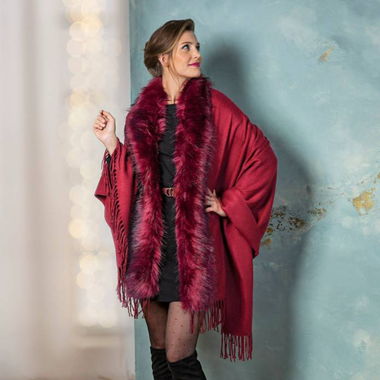 T&F Poncho Kunstpelz Bordeaux Rot Jacke Überhang
