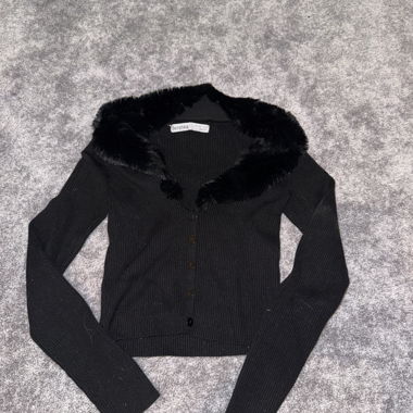 Black Bershka cardigan with fur