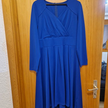 Robe bleue manches longues