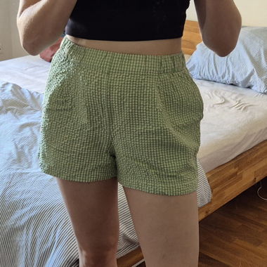 UNIQLO Green Check Shorts M