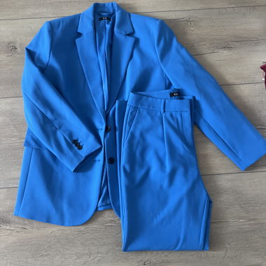 Costume bleu pour femme