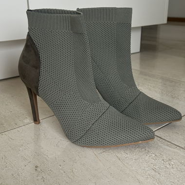 Green ankle boots