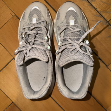 Yeezy 700 V2 Static