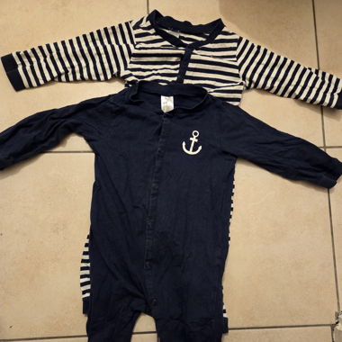 2 Pyjamas 80 cm