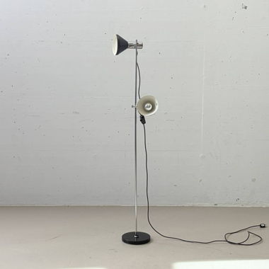 Lampada da terra elegante in stile mid-century con testine luminose