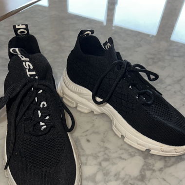 Sneakers black