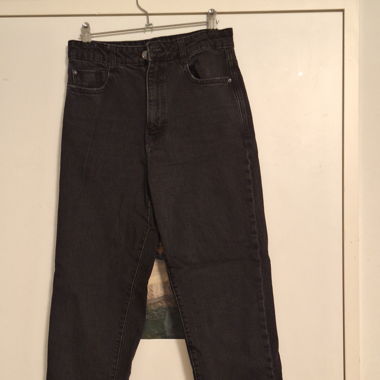 Black jeans, classic fit