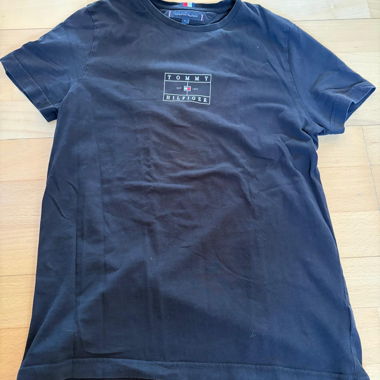 Tommy Hilfiger Black T-Shirt