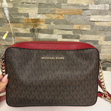Mickael Kors crossbody bag