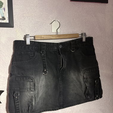 Schwarzer Bershka Cargo-Minirock