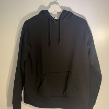 Schwarzer Hoodie