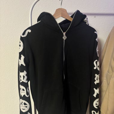 Schwarzer Zip-Hoodie