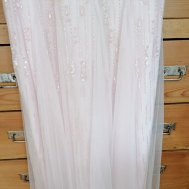 Robe fête neuve avec étiquette 