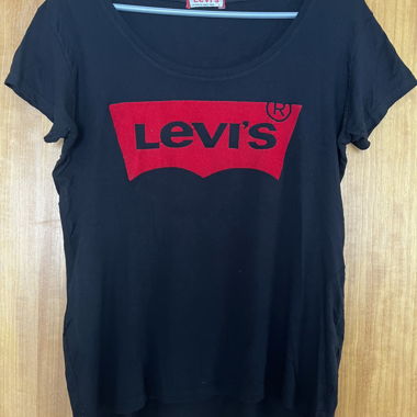 Levi's Black T-Shirt