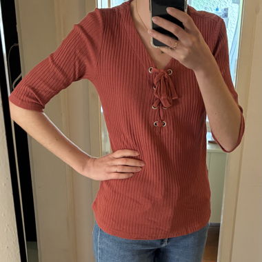 Only Top côtelé avec détail lacé - Taille M