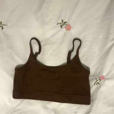 Top crop a coste marrone