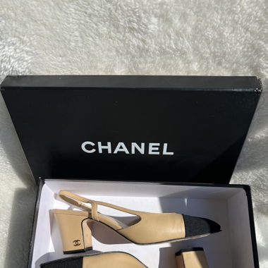 Chanel Beige/Black Slingback Heels Size 37