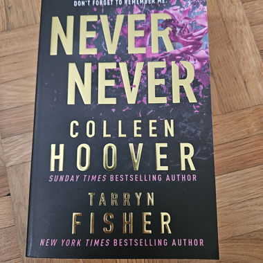 Never Never - Colleen Hoover
