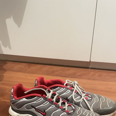 graue nike tn‘s
