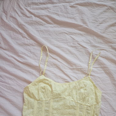 Top dentelle jaune vintage