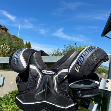 Eishockey Brustpanzer (Schulterschutz)