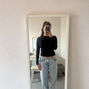 Uniqlo sweater 