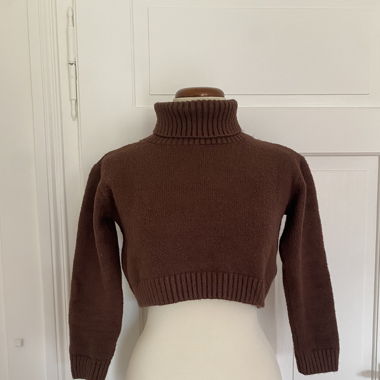 Maglione corto marrone