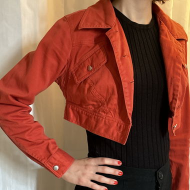 Rote kurze Jacke 