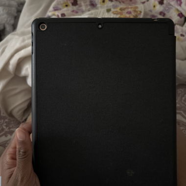 Apple iPad 8ª generazione (2020) con custodia inclusa