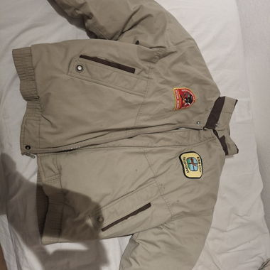 Giacca bomber beige con patch