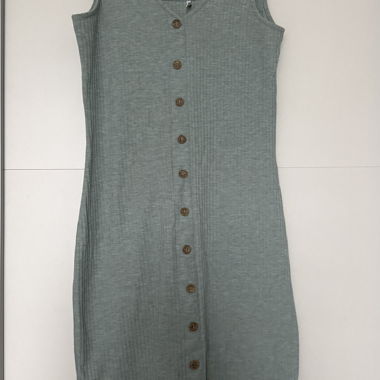 Robe verte boutonnée