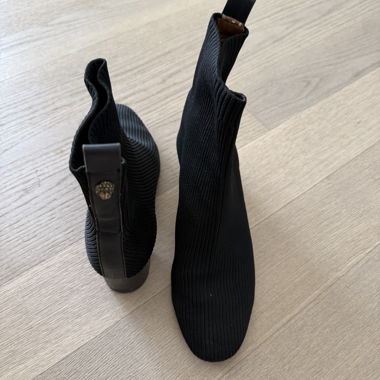 Stivaletti neri stretch